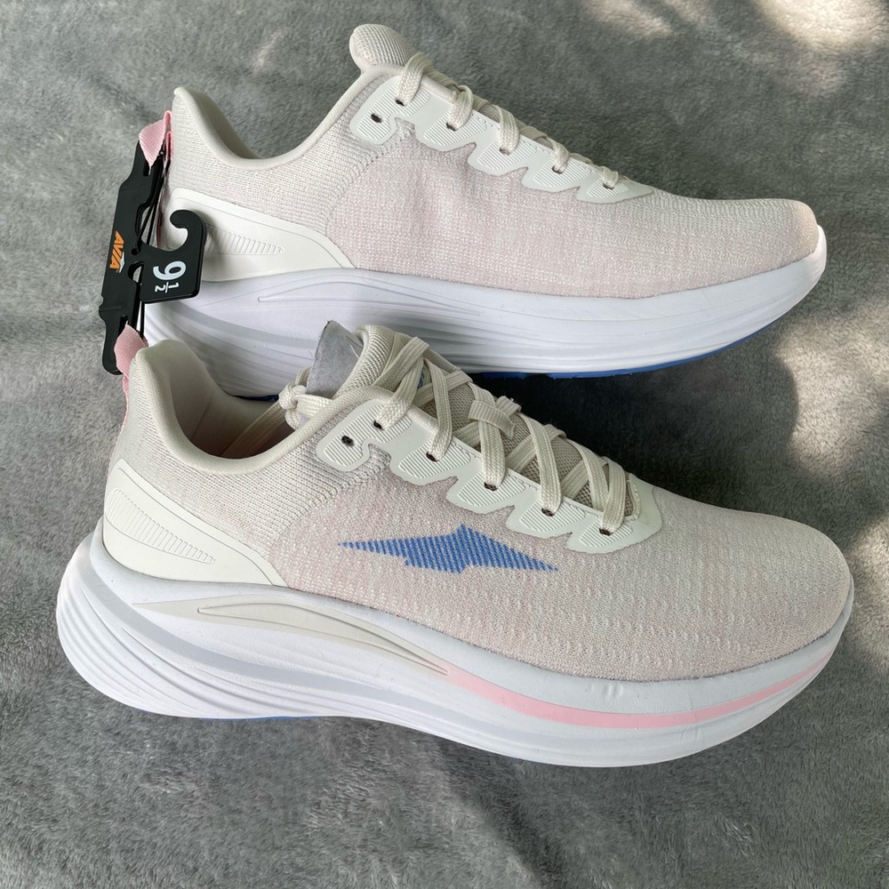NWT Avia Women’s Comfort 2 Athletic Shoes with Memory Foam Insole - Picture 2 of 5